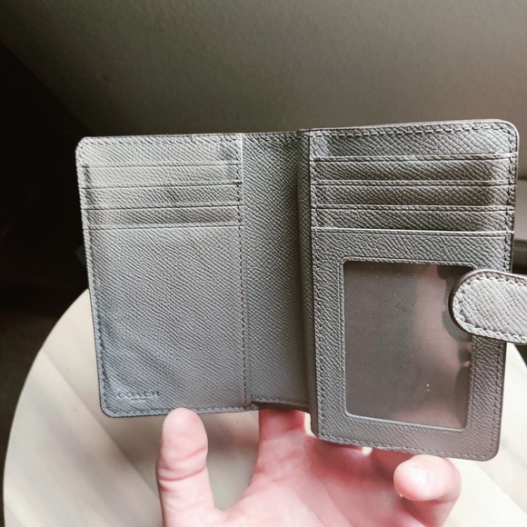Womens coach bifold button clip wallet - Picture 2 of 2